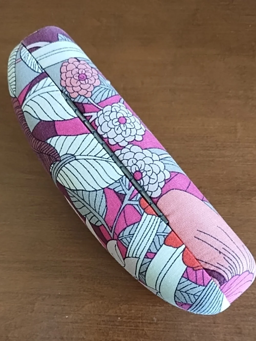 Vera Bradley Sunglasses Case Boho Hippie Summer Bright Pink Red Burgundy Cream